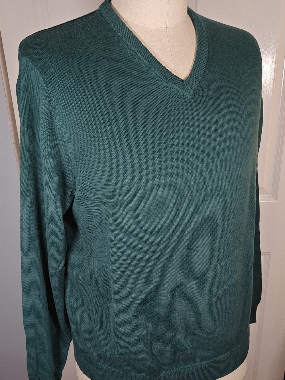 Amazon Essentials Men's V-Neck Sweater - Green